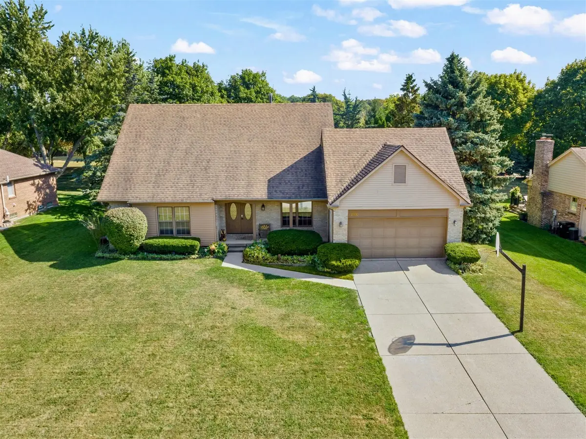 23010 Willowbrook Drive, Farmington Hills, MI 48335 - Image #1