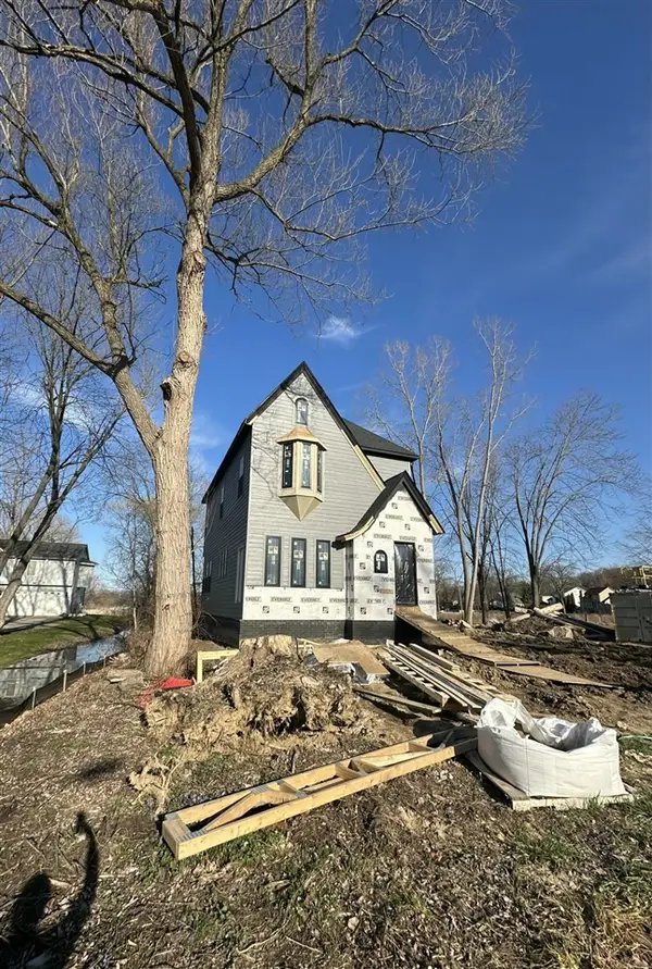 2020 Watkins Lake, Waterford, MI 48328