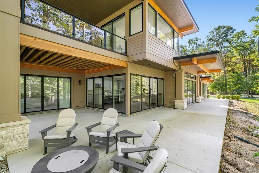 17 N Stonebridge #17, Charlevoix, MI 49720 - #2