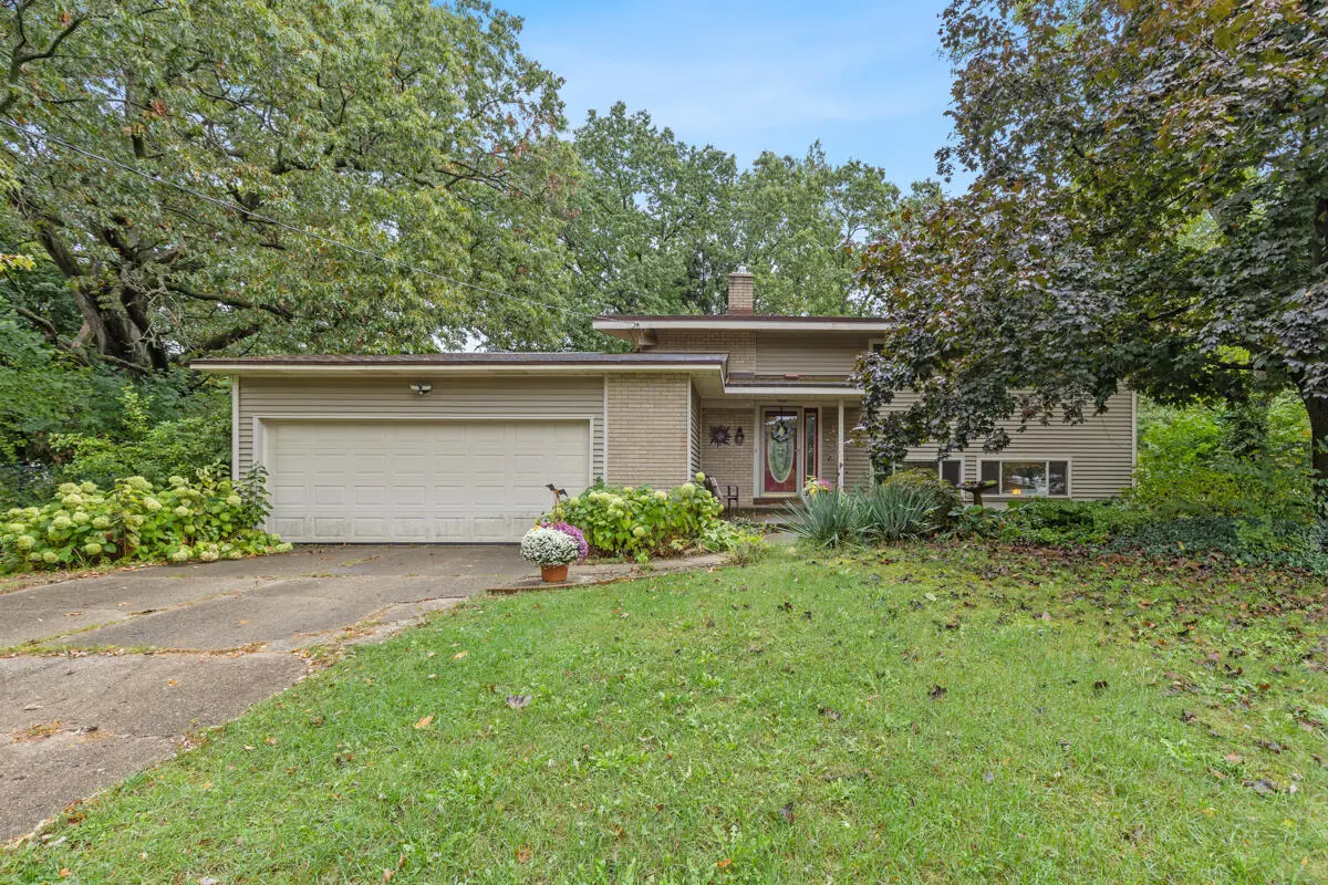 5090 Natchez Ct, Rockford, MI 49341 - Image #1