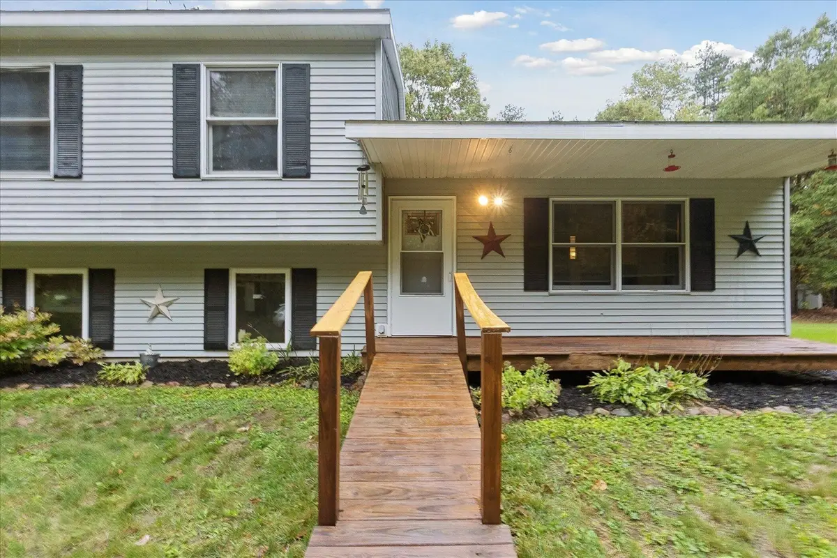 11905 E Spencer, Sumner, MI 48889 - Image #1