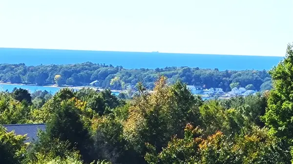 9944 North Slope, Onekama, MI 49675