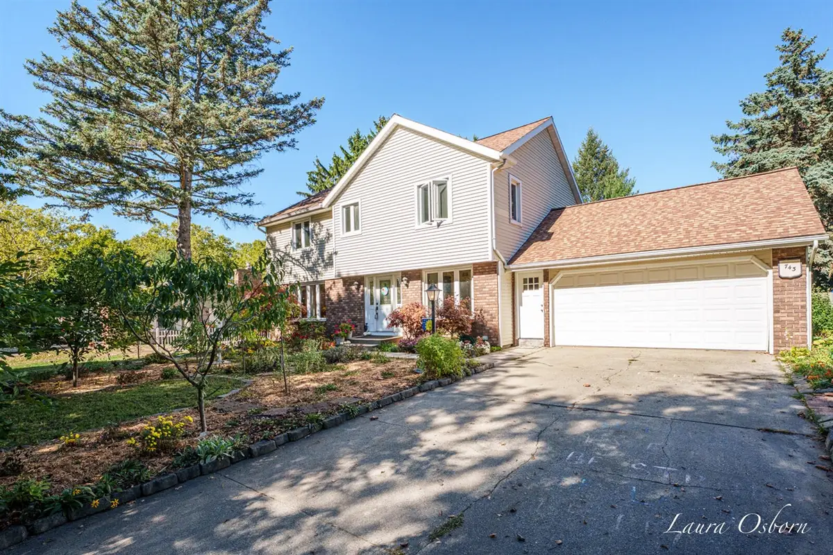 743 Crestview, Holland, MI 49423 - Image #1