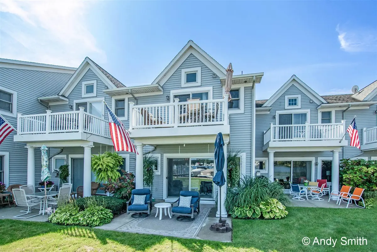 965 W Savidge, Spring Lake, MI 49456 - #1