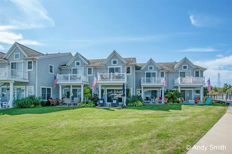 965 W Savidge, Spring Lake, MI 49456 - #3