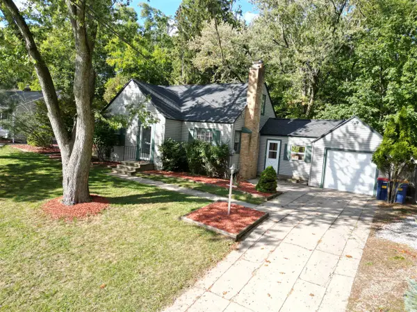 1659 Shangrai La, Grand Rapids, MI 49508