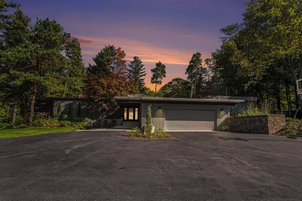 60 Alta Dale Ne, Ada, MI 49301