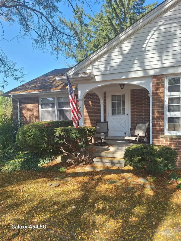 103 105,111,113 N Lewis, Saline, MI 48176