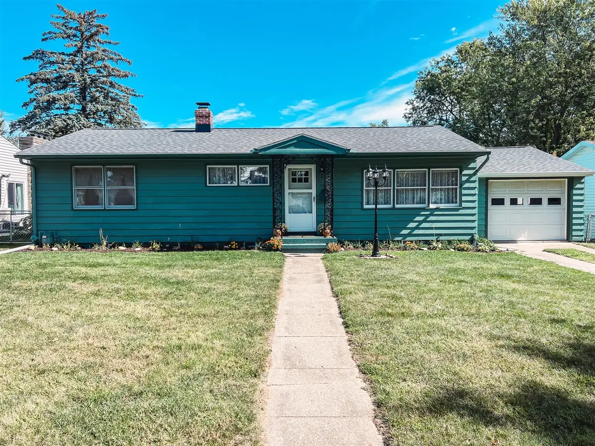 558 N Mckenzie, Adrian, MI 49221 - Image #1