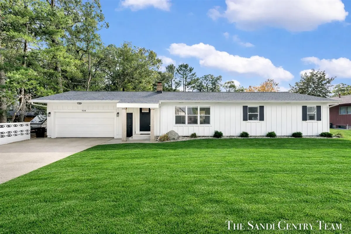904 E Savidge, Spring Lake, MI 49456 - #1