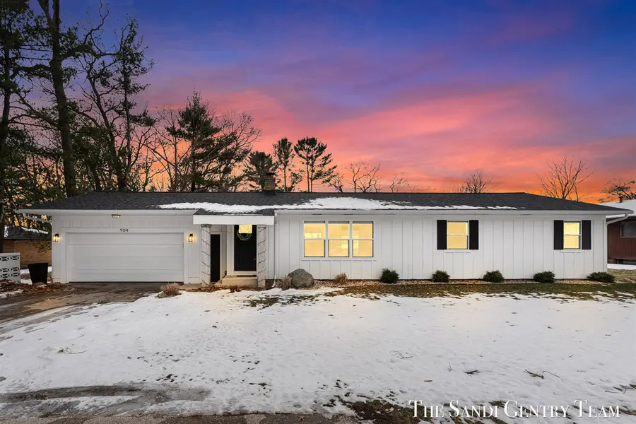 904 E Savidge, Spring Lake, MI 49456 - #2
