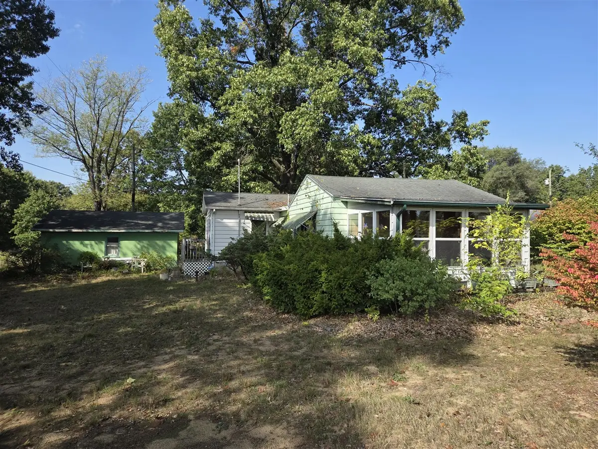 81480 42nd, Decatur, MI 49045 - Image #1
