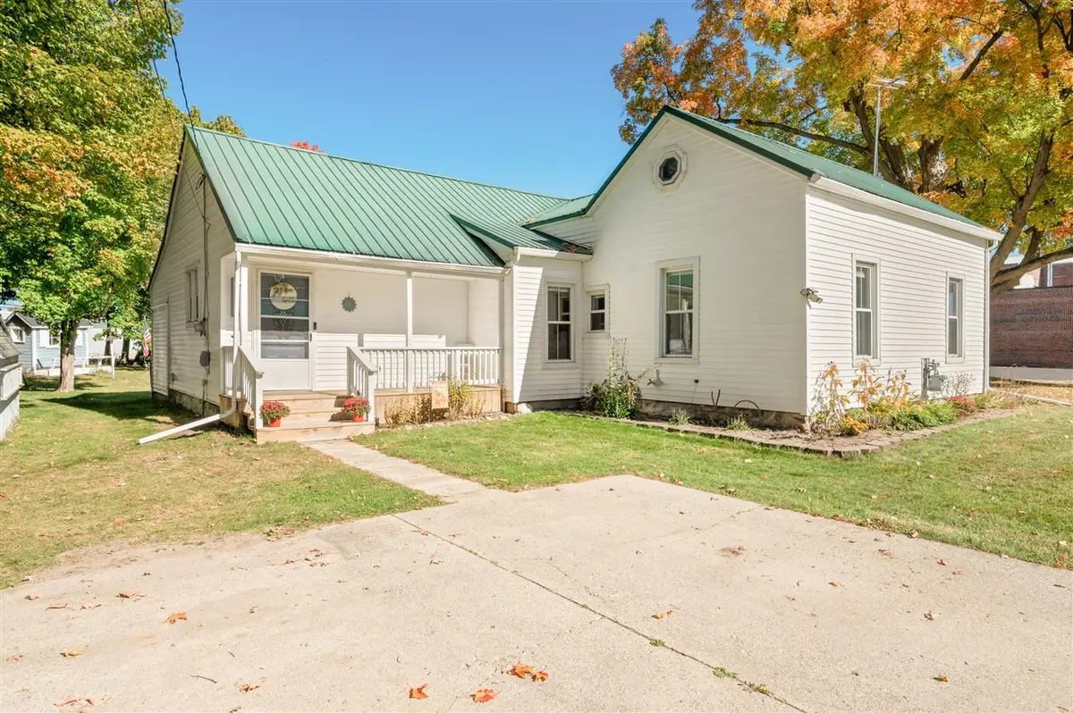 130 4th, Lakeview, MI 48850 - #1