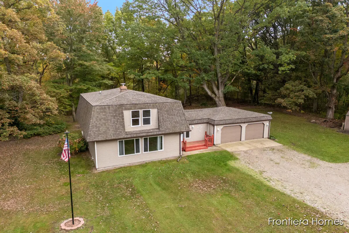 13285 Harris, Chesaning, MI 48616 - Image #1