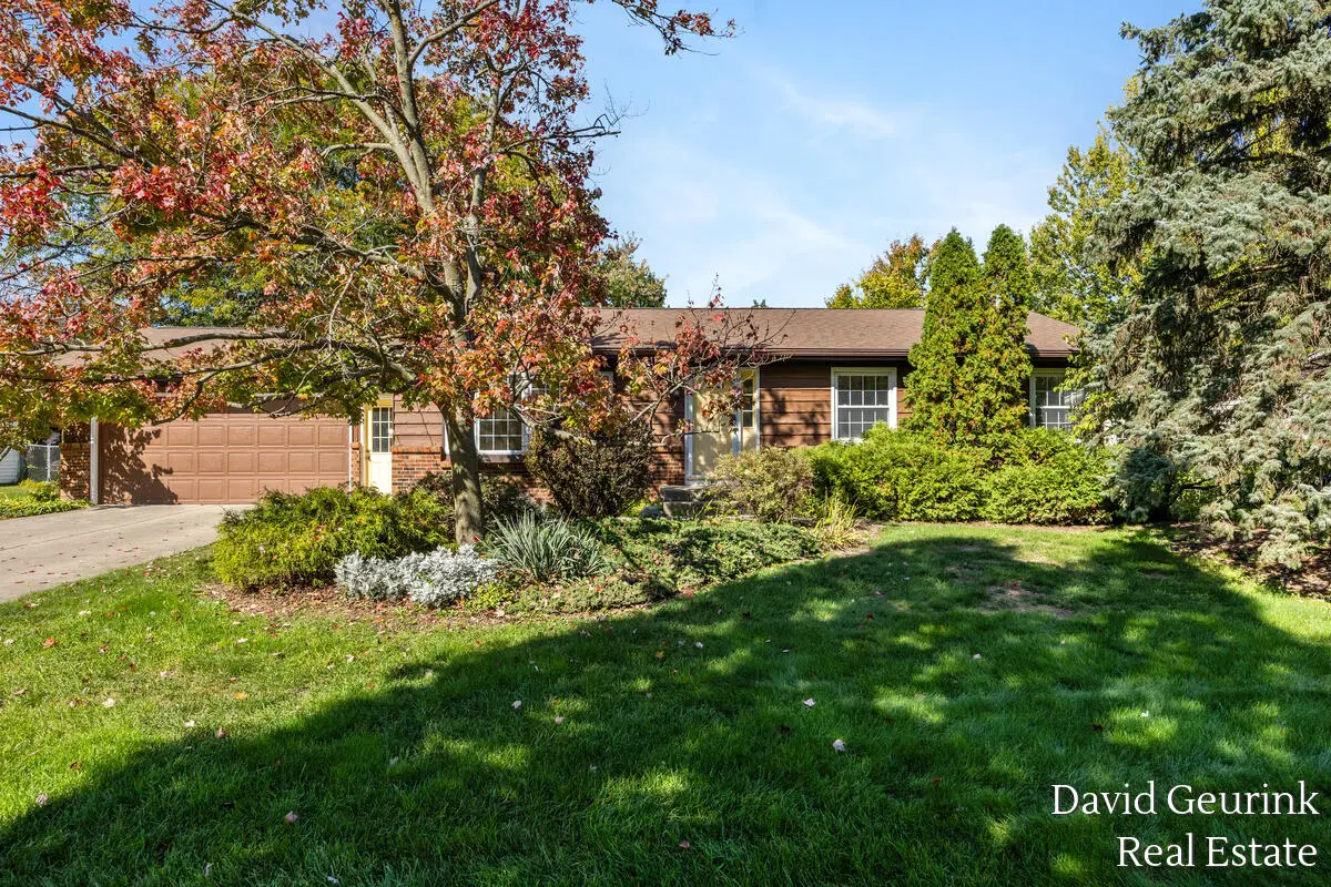 5873 Glenmoor, Kentwood, MI 49508 - Image #1