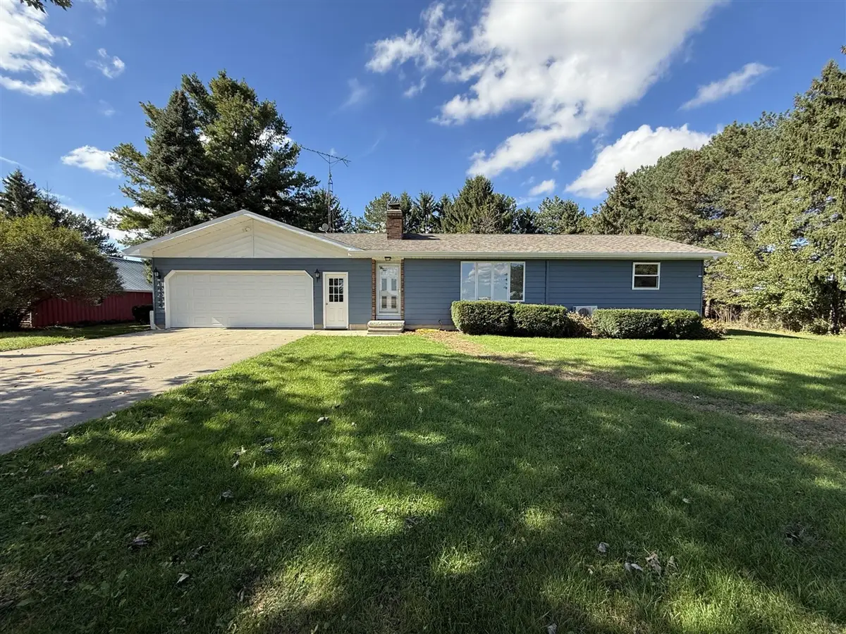 19284 Bishop, New Lothrop, MI 48460 - Image #1