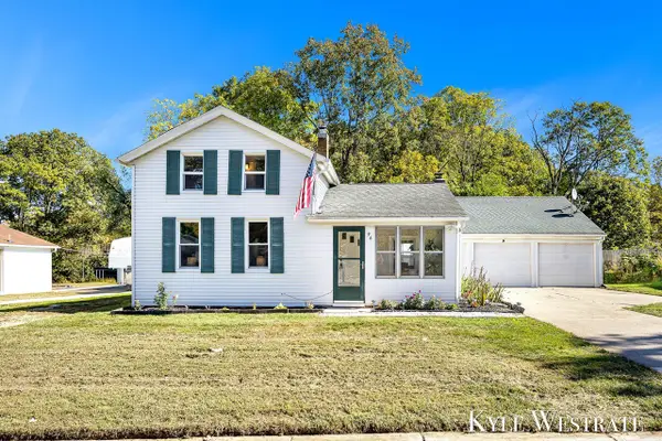 96 Center, Saranac, MI 48881