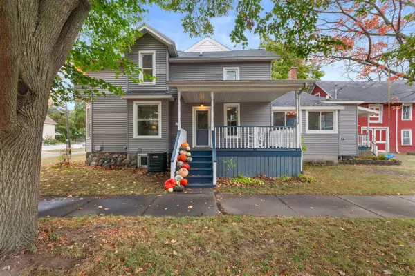 106 E Sharp, Hillsdale, MI 49242