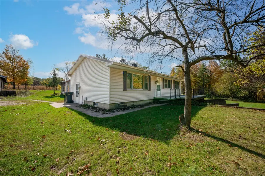 297 4th, Plainwell, MI 49080 - Image #2