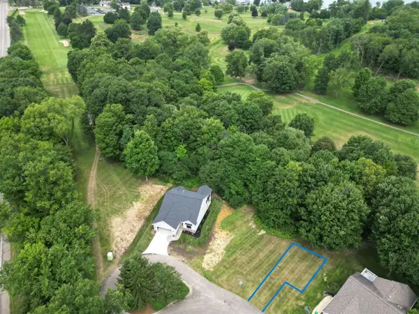 11 Creekside, Sturgis, MI 49091