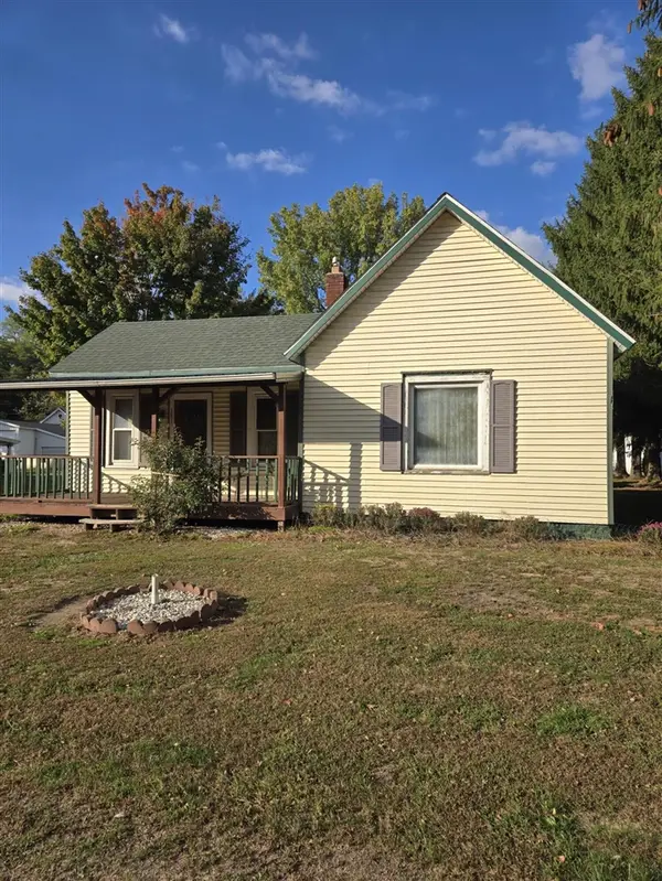 381 E Leroy, Burlington, MI 49029