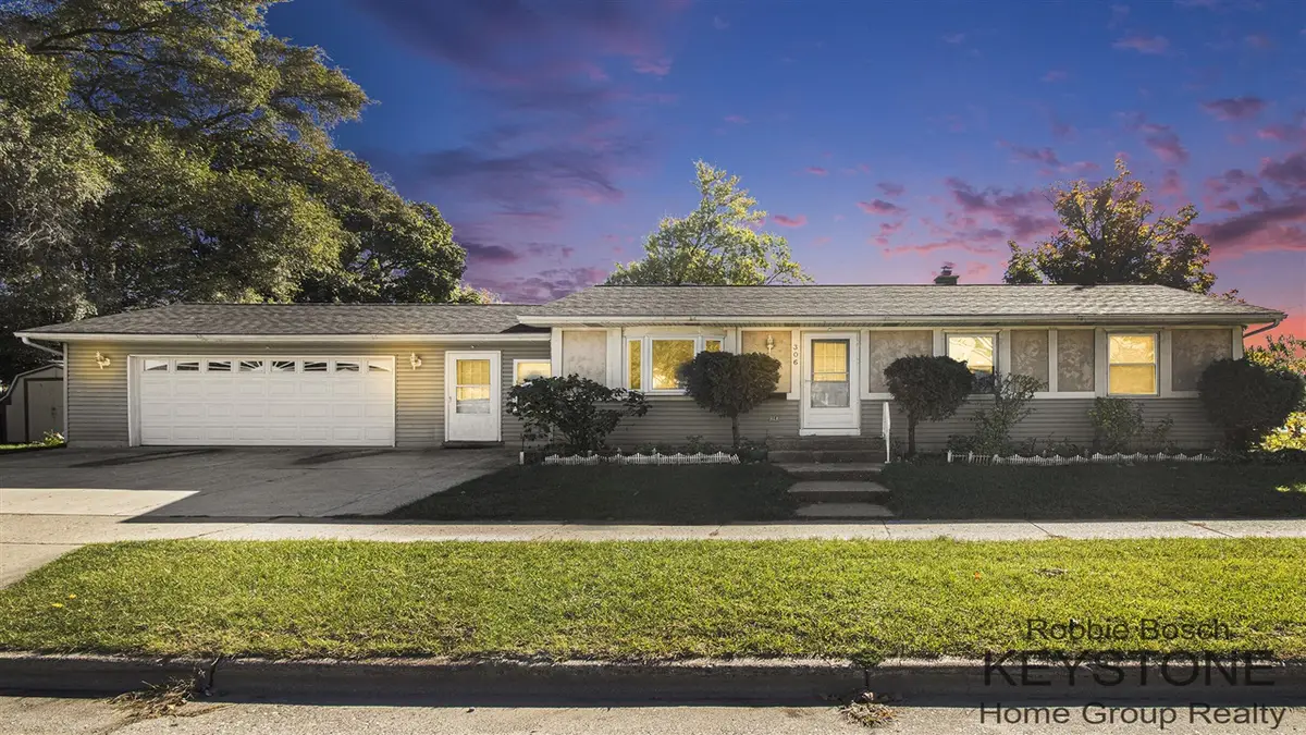 306 Farnham, Grand Rapids, MI 49548 - Image #1