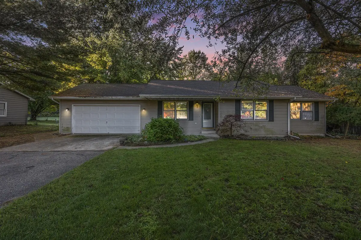 22327 Woodhenge, Mattawan, MI 49071 - #1