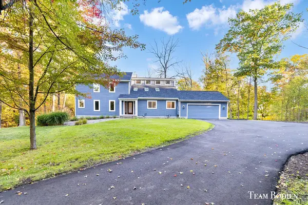 3442 Cascade, Grand Rapids, MI 49546