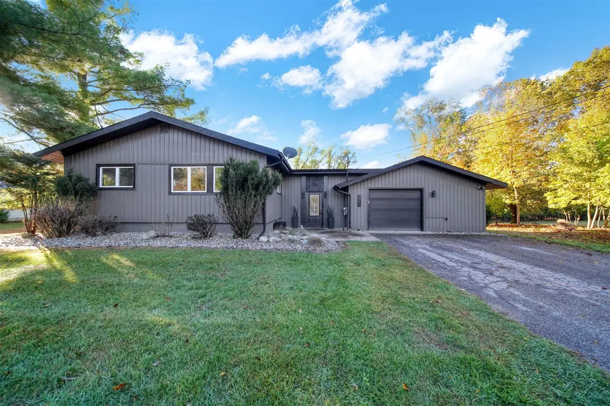 3751 Harshbarger, Jackson, MI 49203 - Image #1