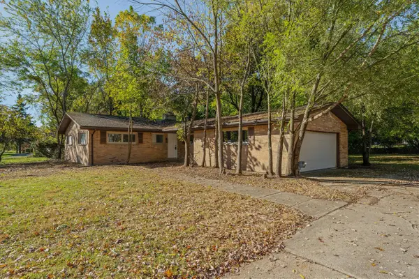 26261 La Muera, Farmington, MI 48331