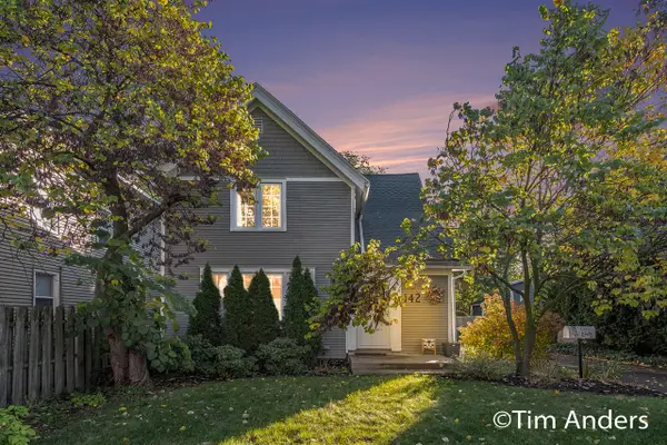 142 Carlton, Grand Rapids, MI 49506