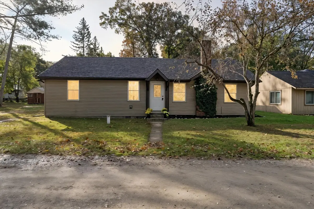 4744 Midland, Pinckney, MI 48169 - Image #1