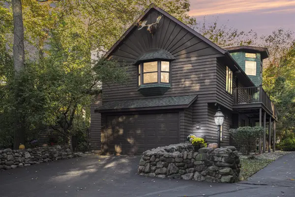 8425 Oakside, Portage, MI 49002