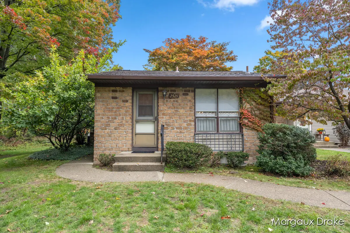 2521 Chatham Woods #36, Grand Rapids, MI 49546 - Image #1