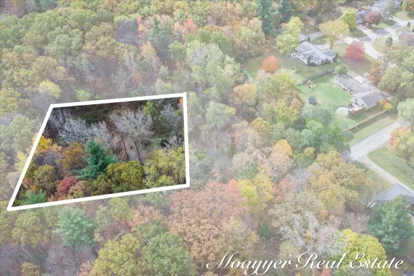 632 Edgewood, Belding, MI 48809