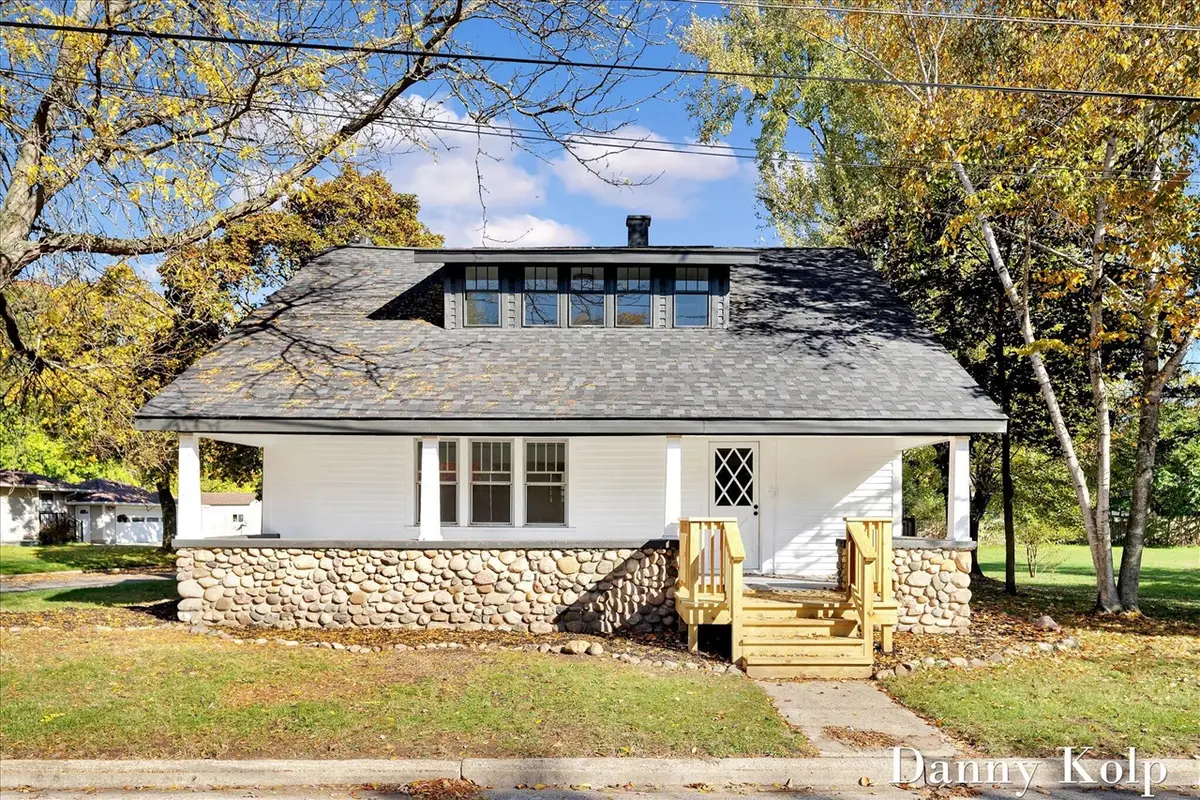 725 Lafayette, Lowell, MI 49331 - #1