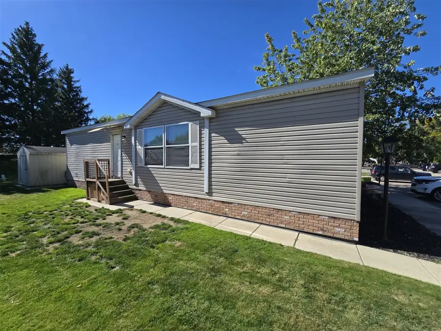 17182 Canmore, Macomb, MI 48044 - #3