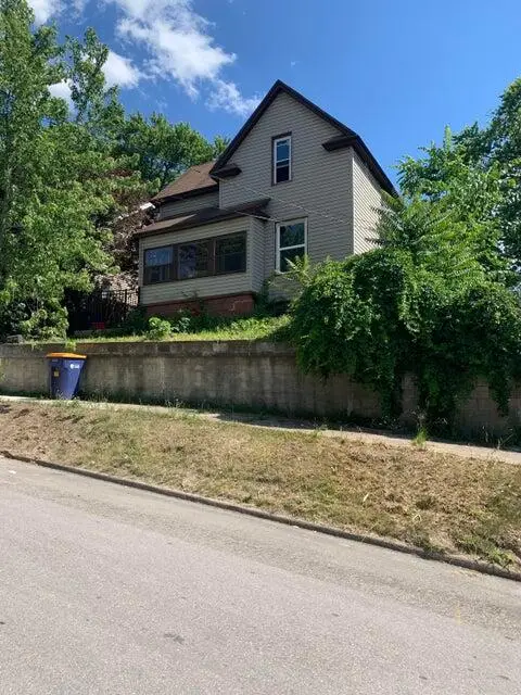 754 SW Olympia, Grand Rapids, MI 49503