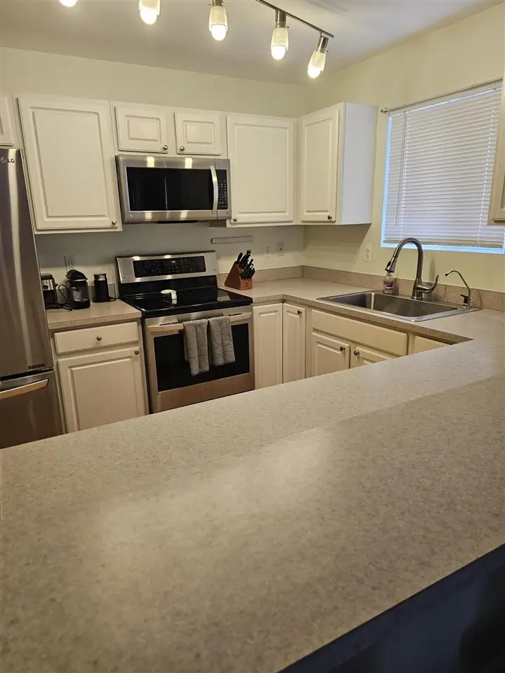 9073 Newport Way, Livonia, MI 48150 - #1