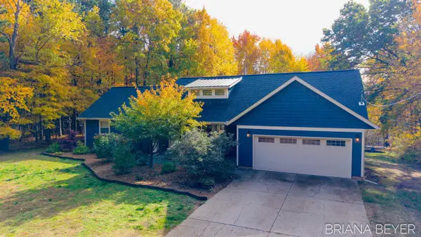 1840 Main, Holland, MI 49424