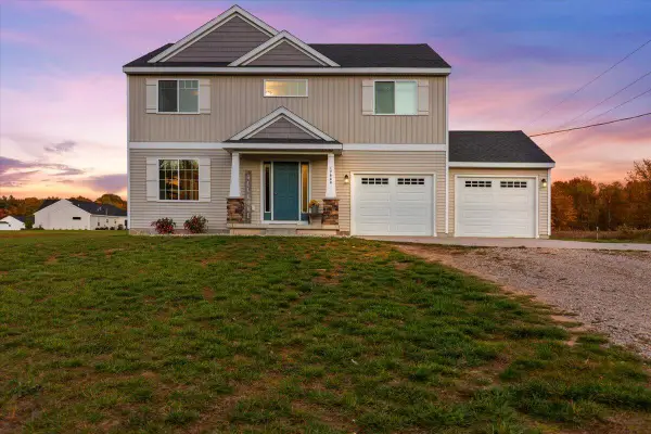 17600 Peach Ridge, Kent City, MI 49330