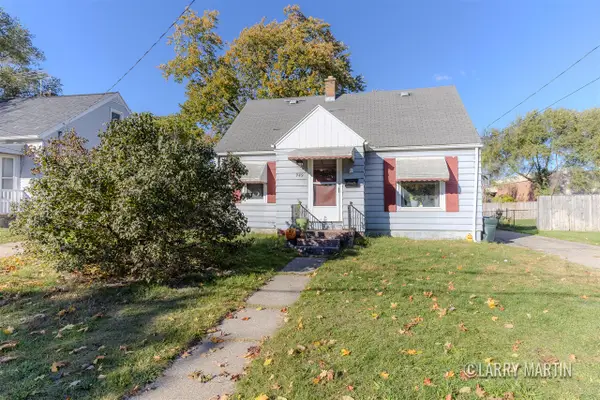 949 Canterbury, Wyoming, MI 49509