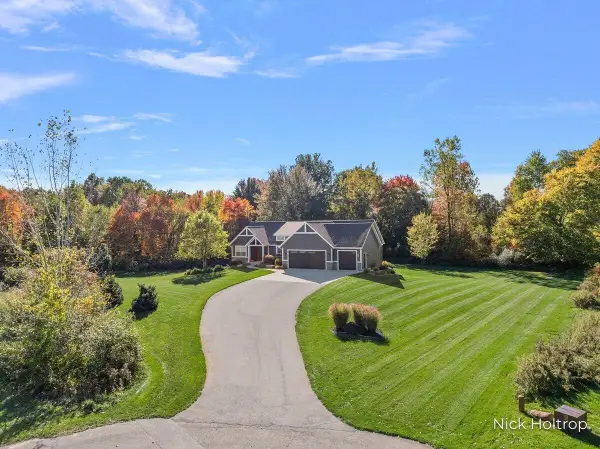 6131 Deertrail, Hudsonville, MI 49426