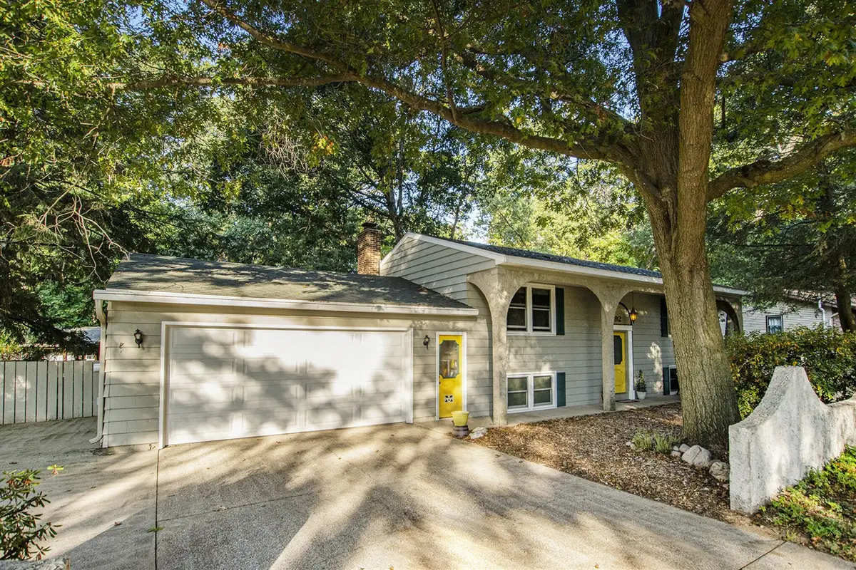 92 Oak Valley, Holland, MI 49424 - #1