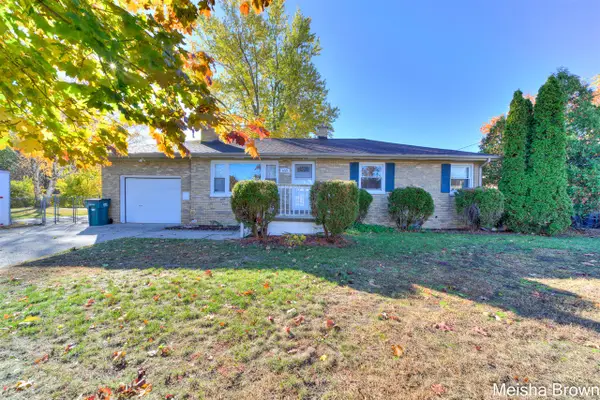 655 E Ellis, Norton Shores, MI 49441