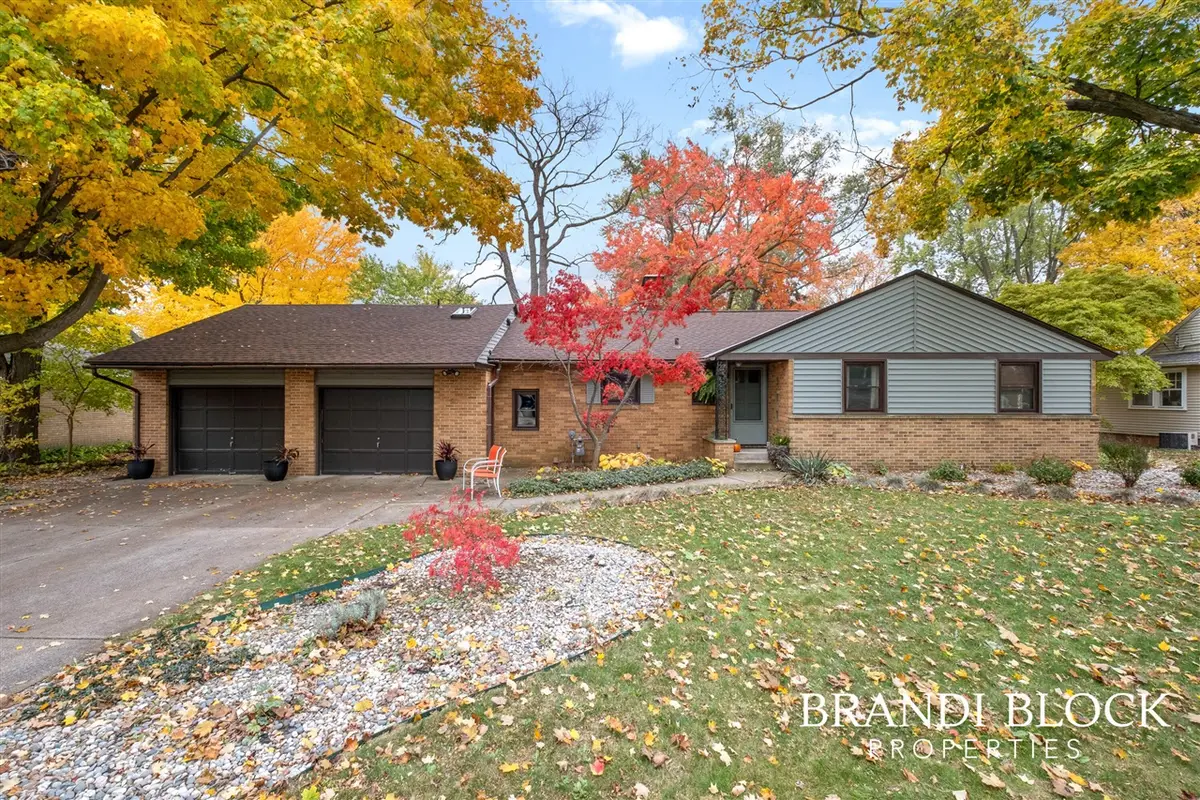 90 E 38th, Holland, MI 49423 - #1