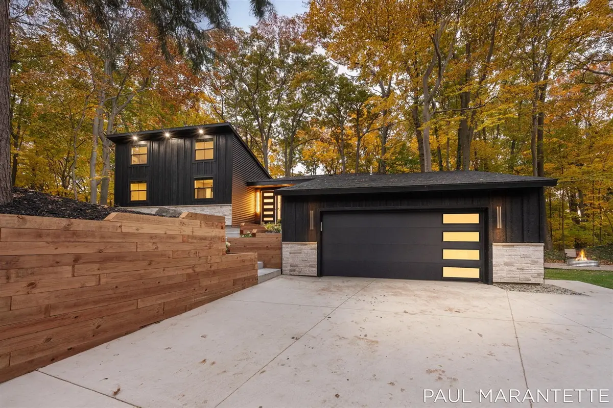 9421 Lakeview, West Olive, MI 49460 - #1