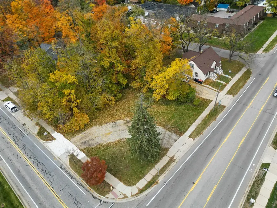 980 Lincoln, Holland, MI 49423 - #2