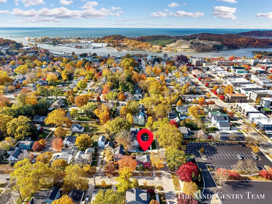 201 S 4th, Grand Haven, MI 49417 - #2