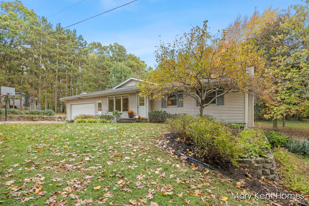 6662 Buttrick, Alto, MI 49302 - #1